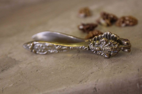 Старинная вещь для коллекционеров орехокол. Европа. Начало 20века