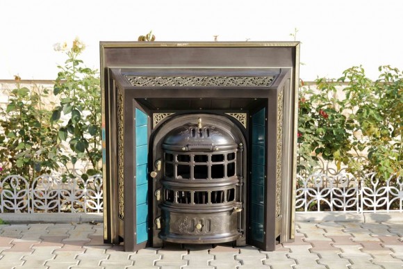 Шикарная старинная печь-камин. Без потерь. Европа. Конец 19 века