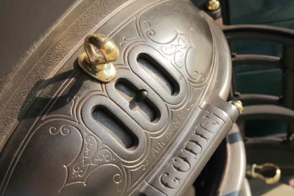 Шикарная старинная печь-камин. Без потерь. Европа. Конец 19 века