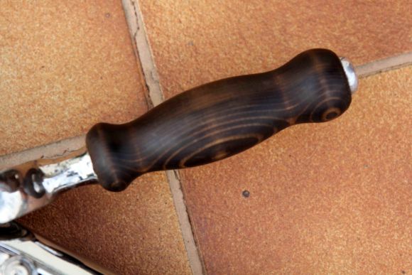 Старинный штопор для винных бутылок. Крепиться на столешницу