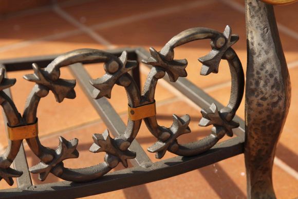 Кованая дровница. Чугун. Черный металл. Мощная и тяжёлая