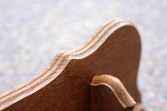 Светлая резная вешалка из дуба