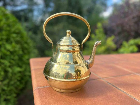 Большой старинный латунный чайник