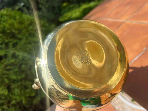 Большой старинный латунный чайник