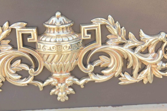 Потрясающе красивая решетка с рамой для камина-печи