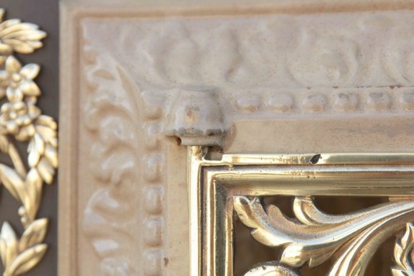 Потрясающе красивая решетка с рамой для камина-печи