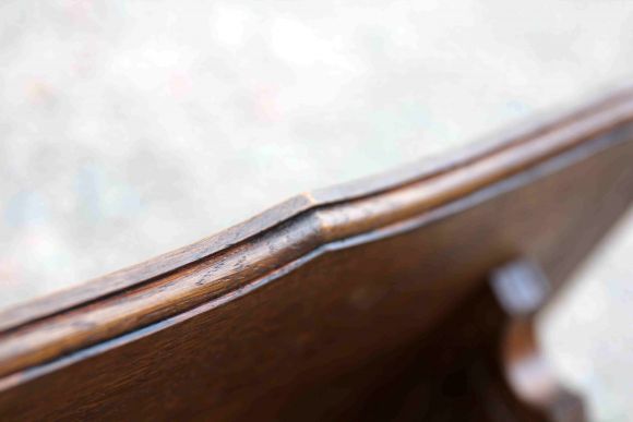 Деревянная вешалка с двумя полками и прекрасной резьбой