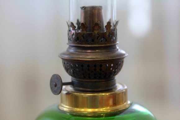 Очень красивая антикварная керосиновая лампа. Европа. Начало 20 века