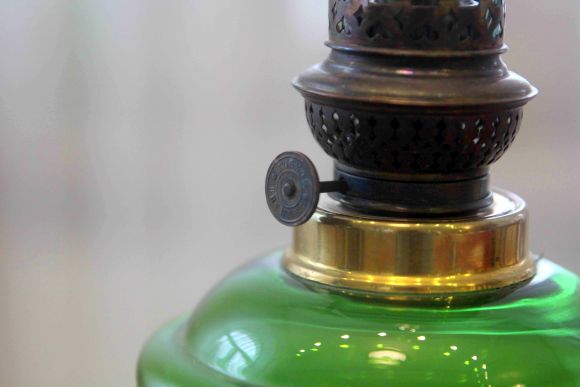 Очень красивая антикварная керосиновая лампа. Европа. Начало 20 века