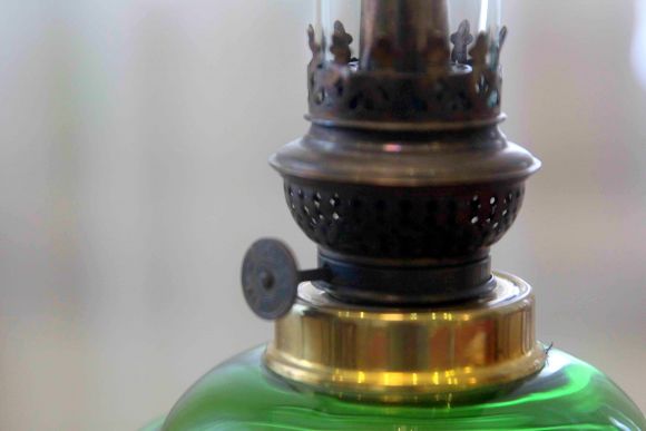 Очень красивая антикварная керосиновая лампа. Европа. Начало 20 века