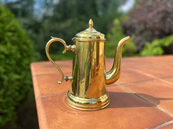 Старинный латунный кофейник для всей семьи