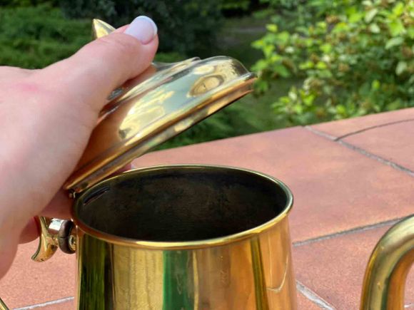 Старинный латунный кофейник для всей семьи