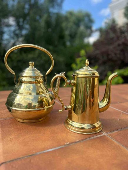 Старинный латунный кофейник для всей семьи