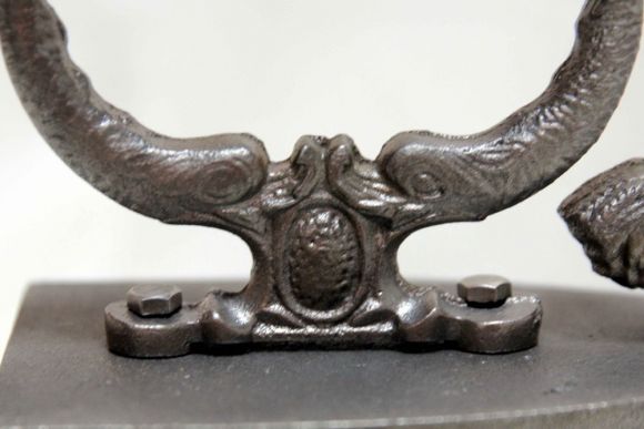 Старинный утюг с петушком.