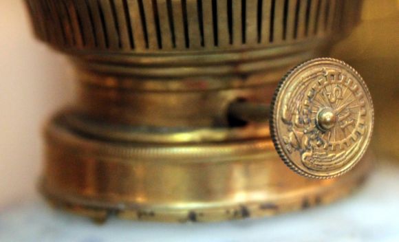 Эксклюзивная, старинная, керосиновая лампа. Франция 