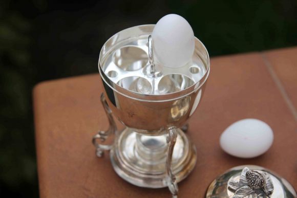 Коллекционная английская яйцеварка. Посеребрение