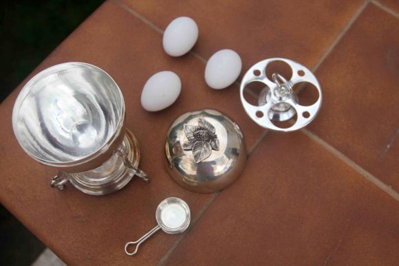 Коллекционная английская яйцеварка. Посеребрение