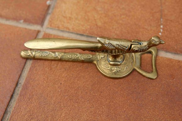 Винтажная открывалка - орехокол ФАЗАН 