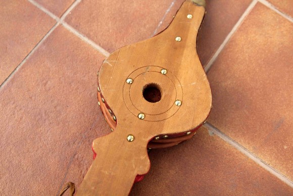 Старинные меха для розжига огня в камине, печи, очаге