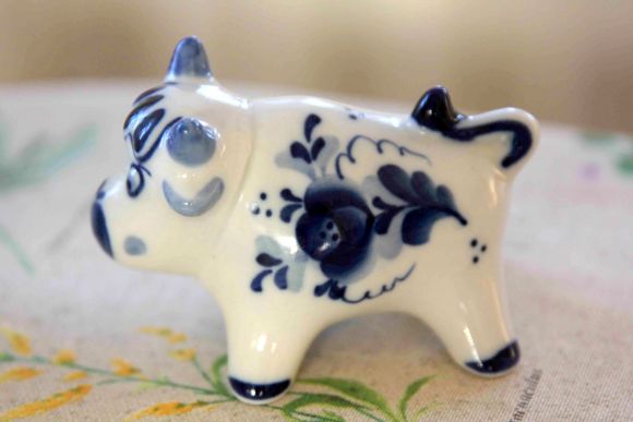 Винтажные фарфоровые бычки Гжель 