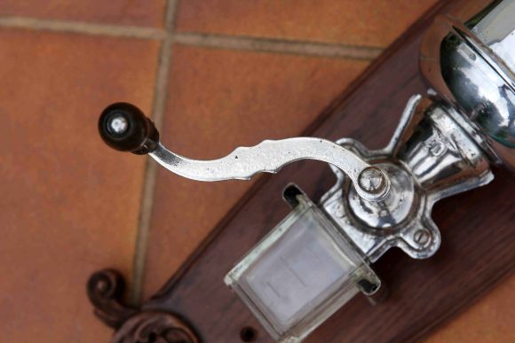 Настенная антикварная кофемолка в полном сборе