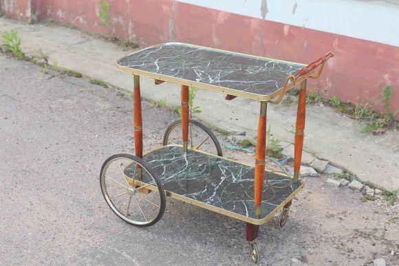 Винтажный сервировочный столик на колесиках