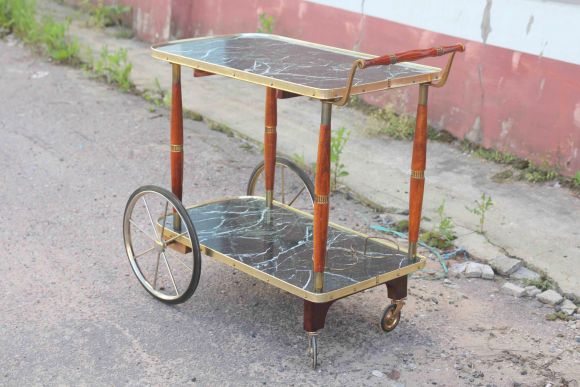 Винтажный сервировочный столик на колесиках
