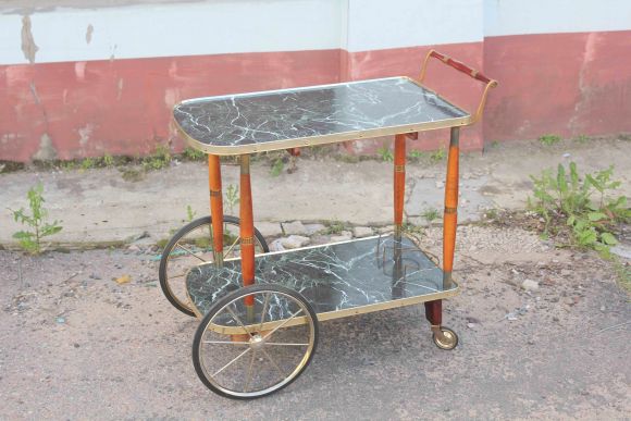Винтажный сервировочный столик на колесиках