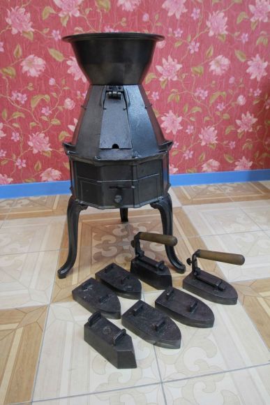 Старинная утюжная станция в идеале и полном сборе! Настоящий ЭКСКЛЮЗИВ