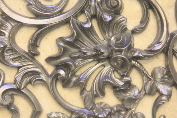 Очень красивая чугунная литая решетка из Европы