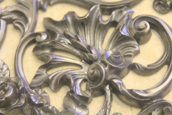 Очень красивая чугунная литая решетка из Европы