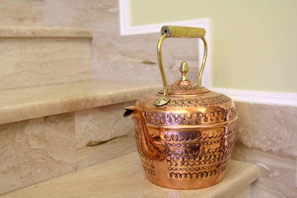 Винтажный огромный чайник. Медь. Чеканка. Ручная работа