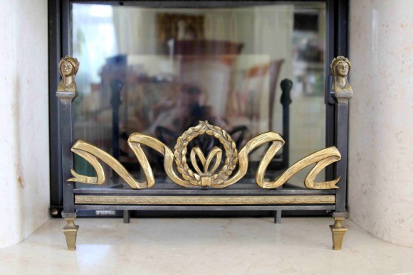 Старинный каминный колосник - подставка под дрова