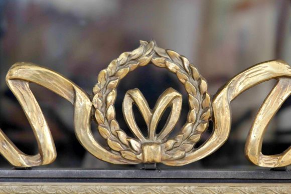 Старинный каминный колосник - подставка под дрова