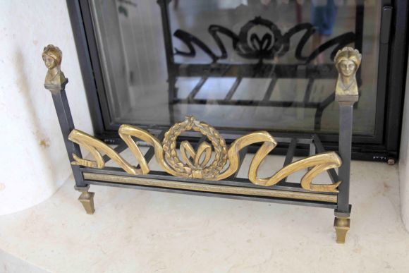 Старинный каминный колосник - подставка под дрова