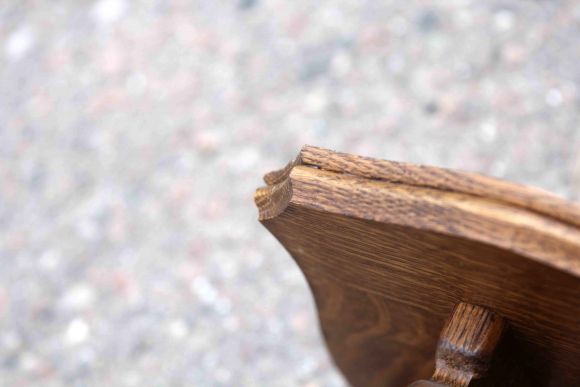 Изящная настенная резная вешалка.  