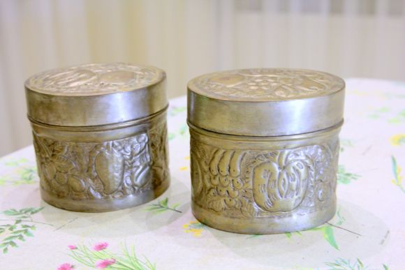 Замечательная латунная шкатулочка овальная форма