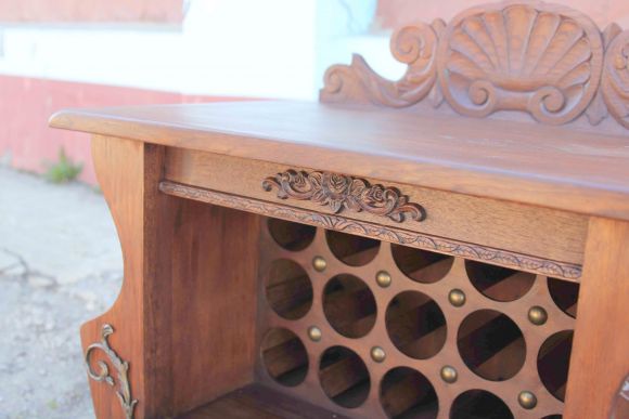 Старинный дубовый бар после полной реставрации