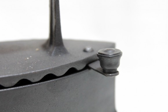 Старый угольный утюг. Производство Касимов. Россия. Начало 20 в.