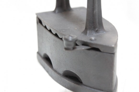 Старый угольный утюг. Производство Касимов. Россия. Начало 20 в.