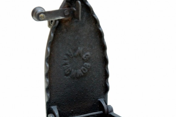 Старый угольный утюг. Производство Касимов. Россия. Начало 20 в.