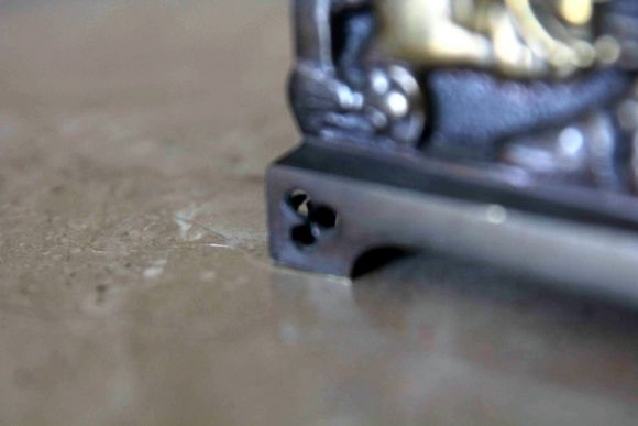 Замечательная антикварная латунная шкатулка в готическом стиле