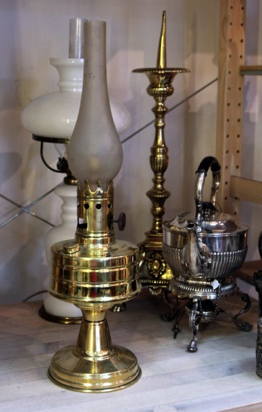 Интересная антикварная керосиновая лампа. Франция