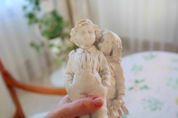 Старинная гипсовая статуэтка ДЕТИ. 