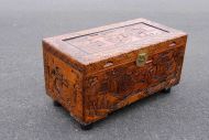 Резной сундук ручной работы в азиатском стиле