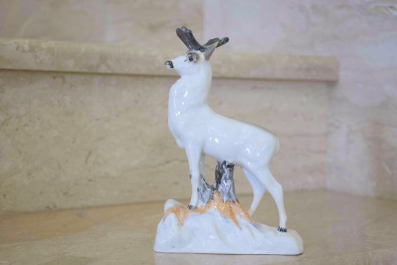 Фарфоровый олень завода ЛФЗ