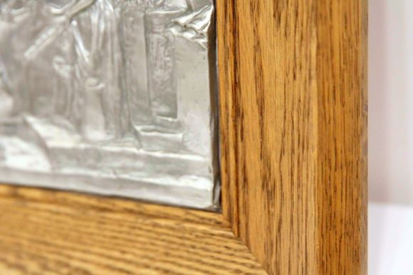 Интересное антикварное панно из олова в дубовой раме. Европа начало 20в.