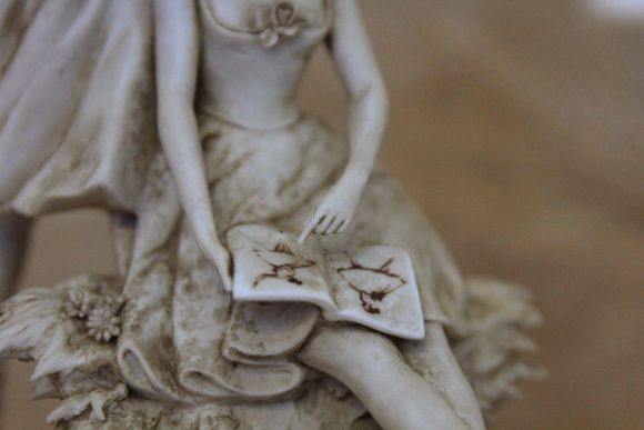 Невероятно красивая  статуэтка.Европа.Конец 19 века