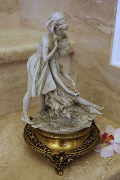Невероятно красивая  статуэтка.Европа.Конец 19 века