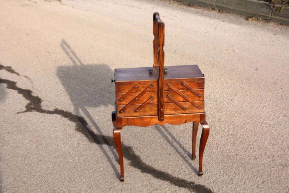 Винтажный дубовый ящичек для рукоделия 